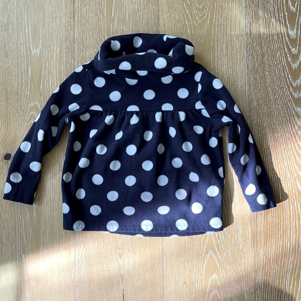 Gently used old navy cowl neck fleece in 4t